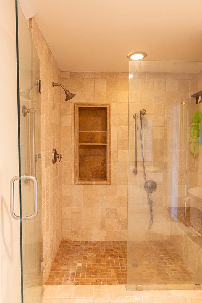 407 Thunderbird Court