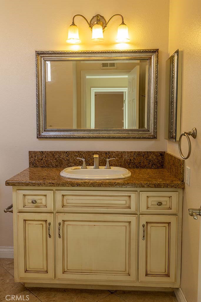 407 Thunderbird Court