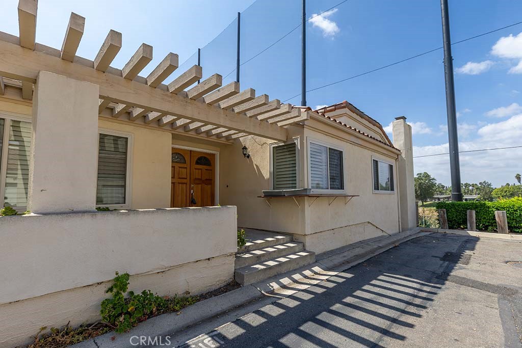 407 Thunderbird Court