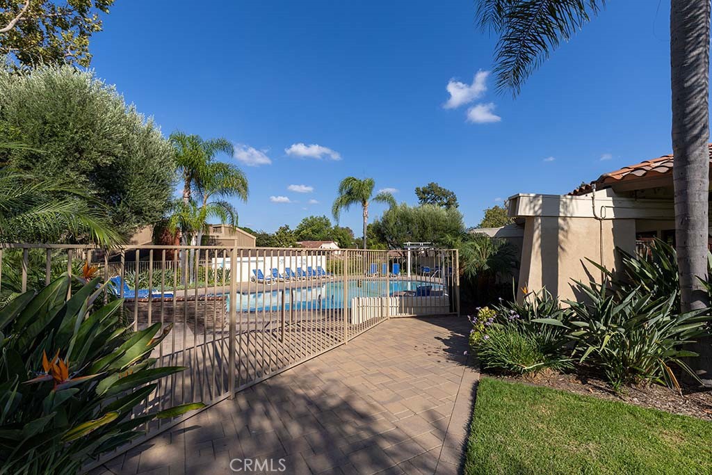 407 Thunderbird Court