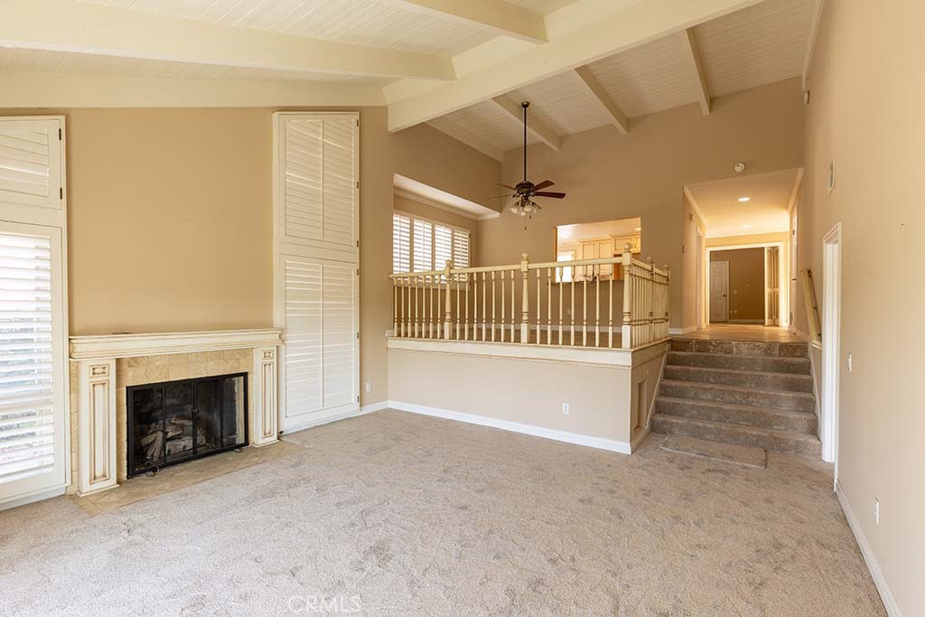 407 Thunderbird Court