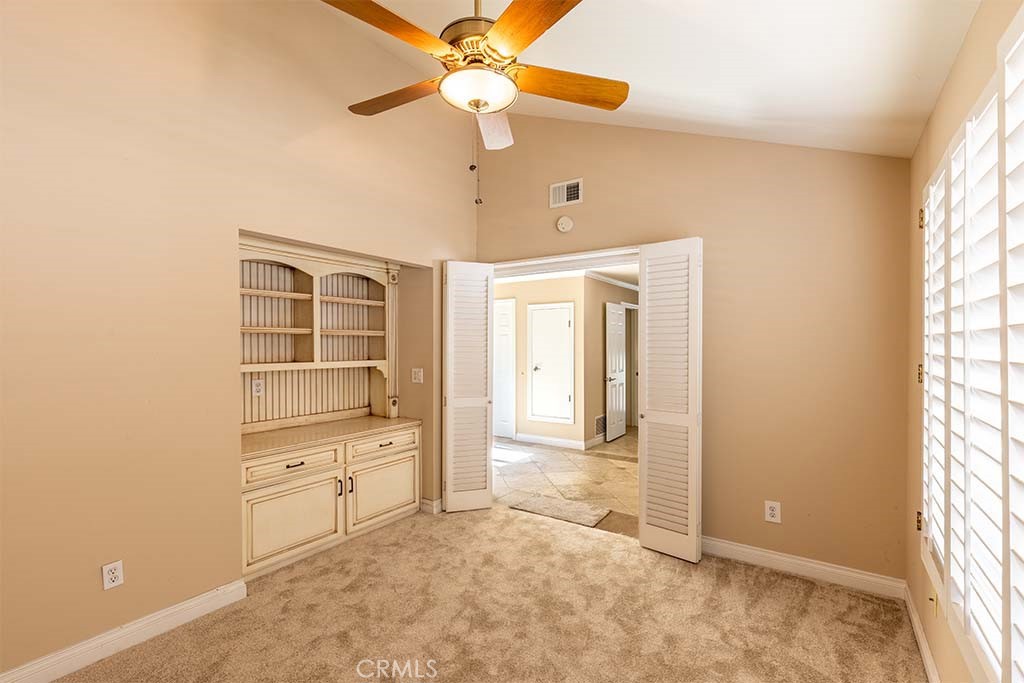 407 Thunderbird Court