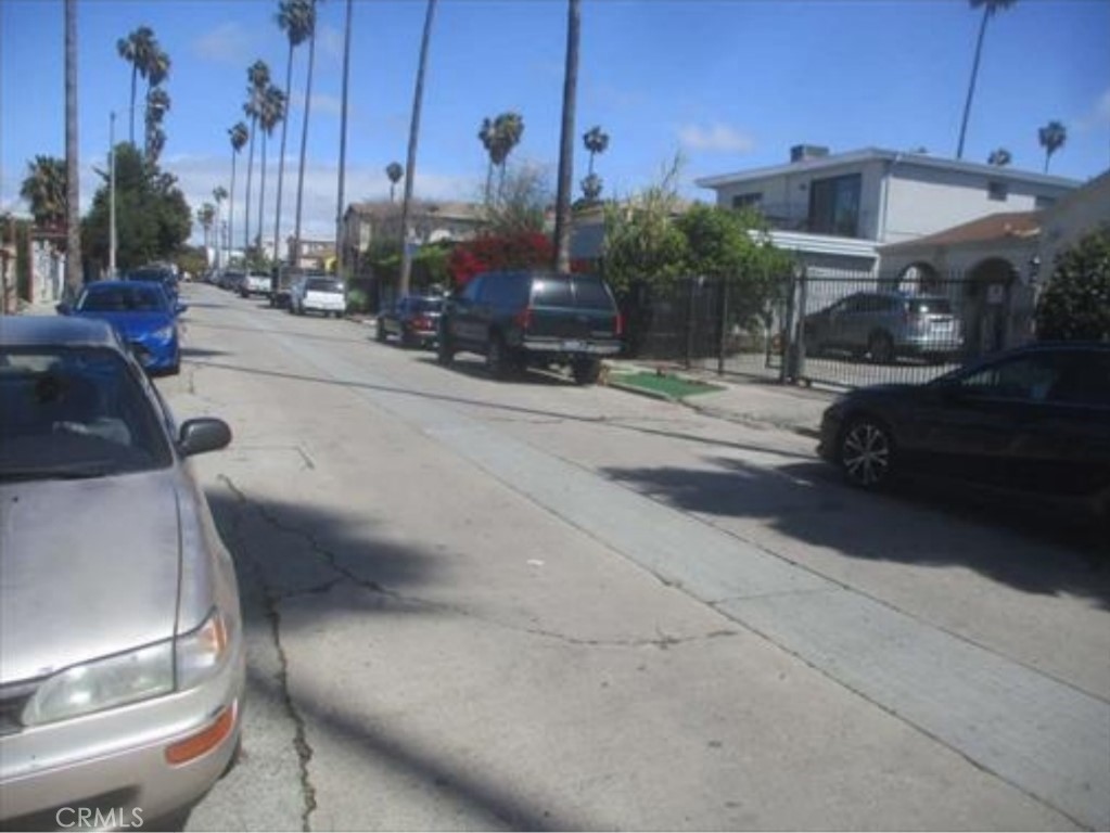 1521 S Cloverdale