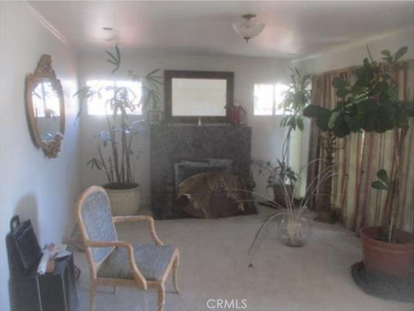 1521 S Cloverdale