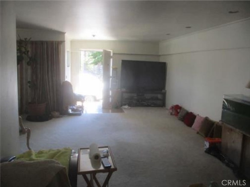 1521 S Cloverdale