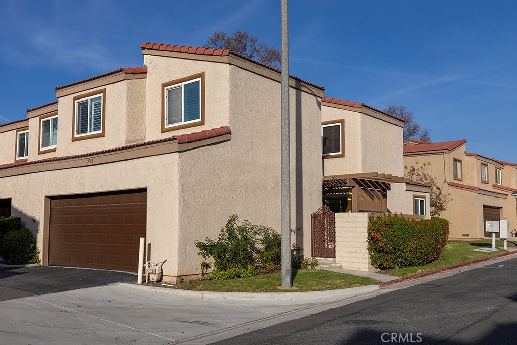 2700 Via Portola