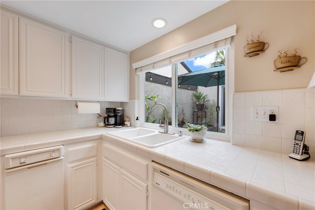 2724 Torrey Pine