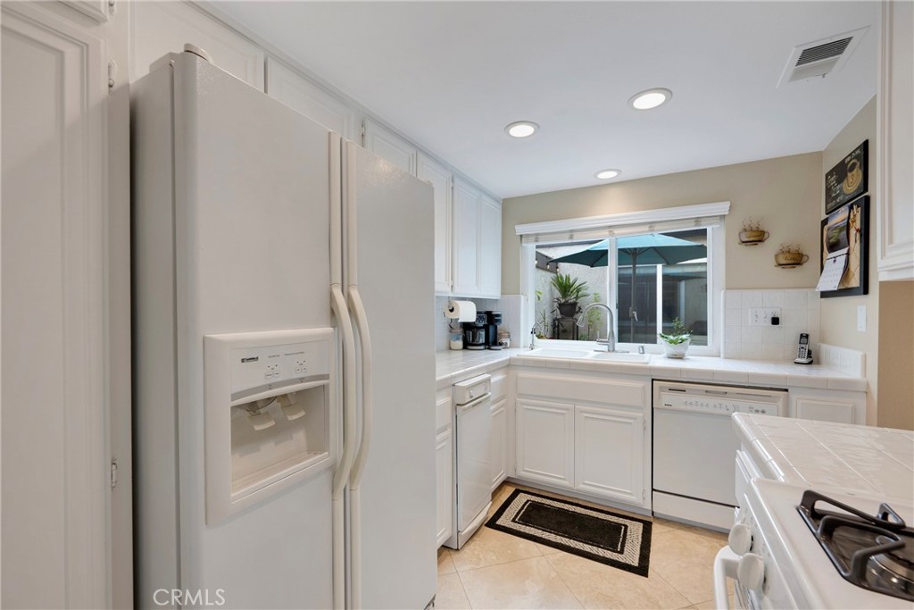 2724 Torrey Pine