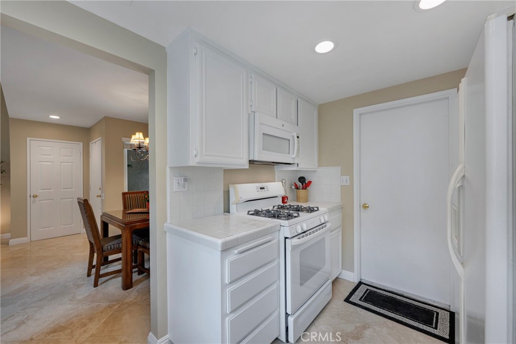 2724 Torrey Pine