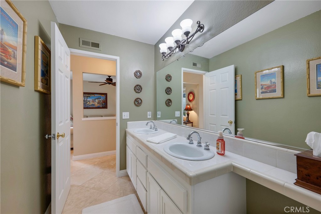 2724 Torrey Pine