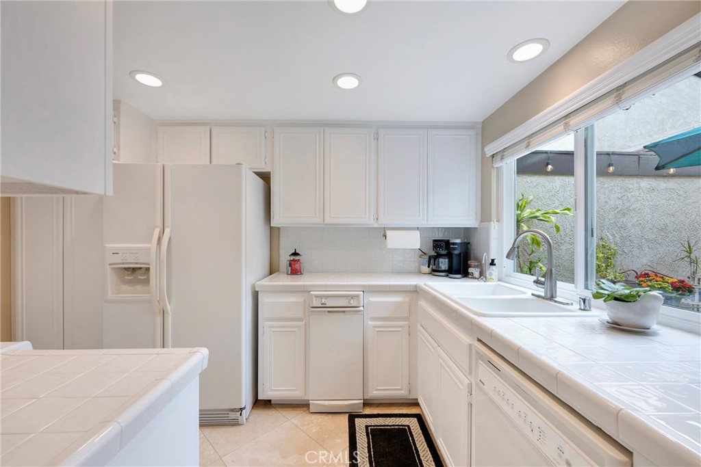 2724 Torrey Pine