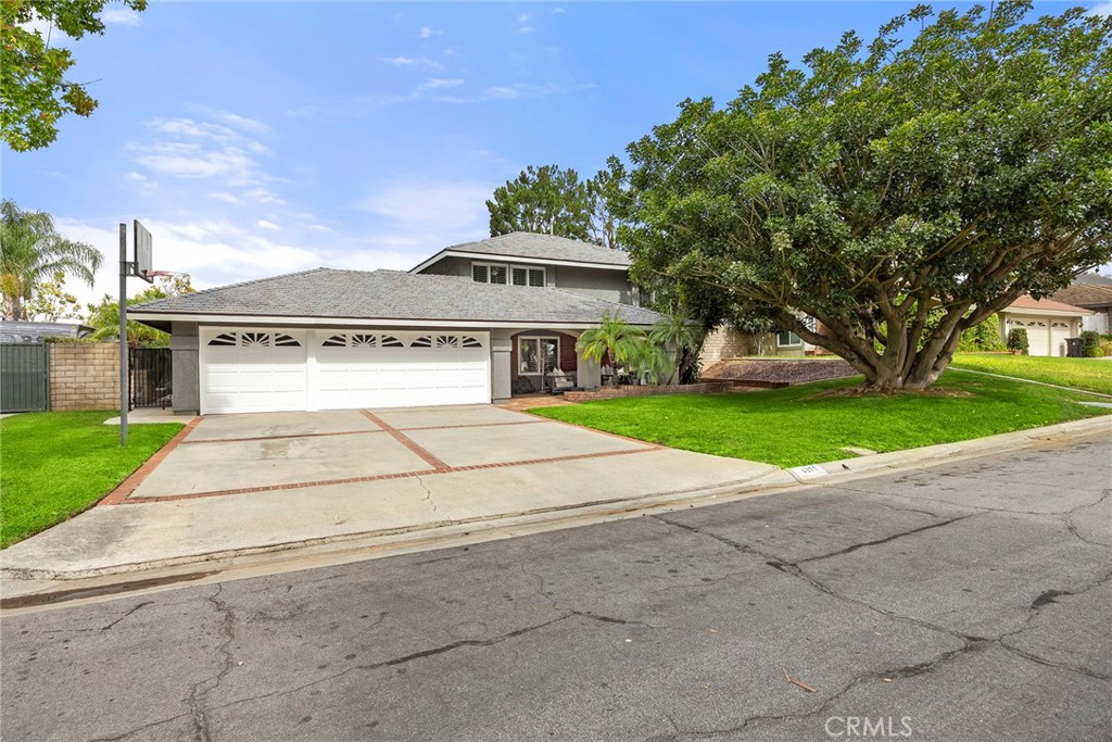 4971 Oak Tree Court