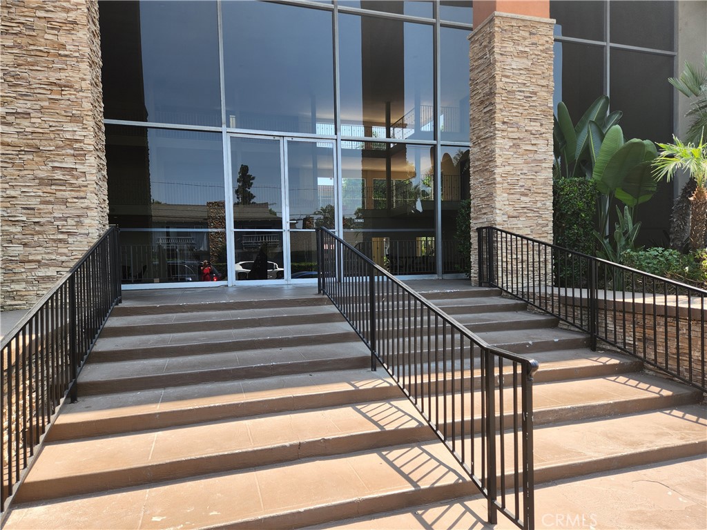 400 N Acacia C27