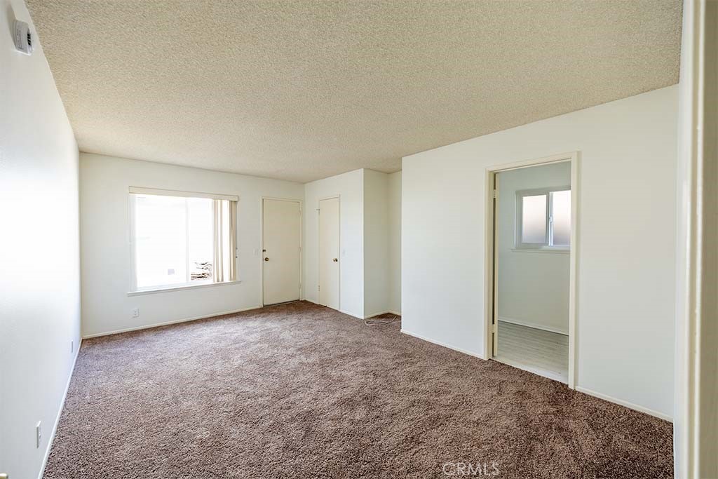 1854 W Skywood