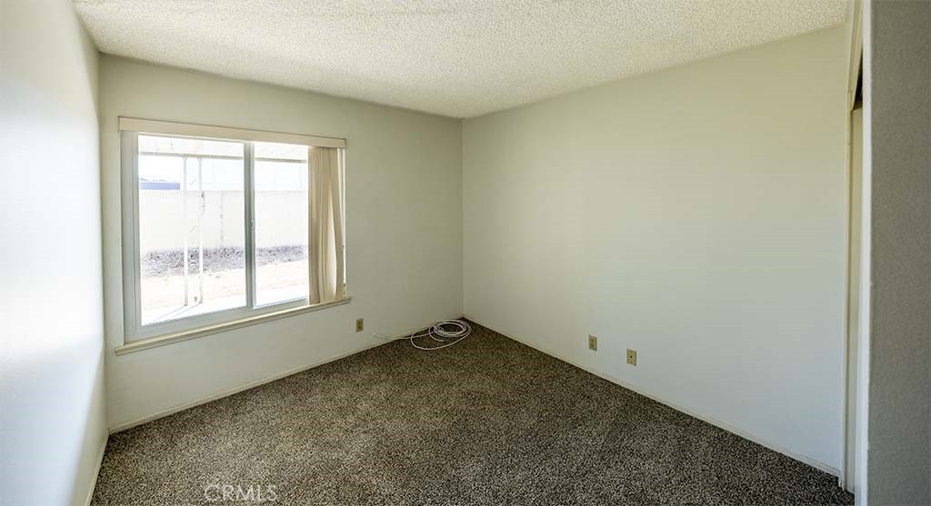 1854 W Skywood