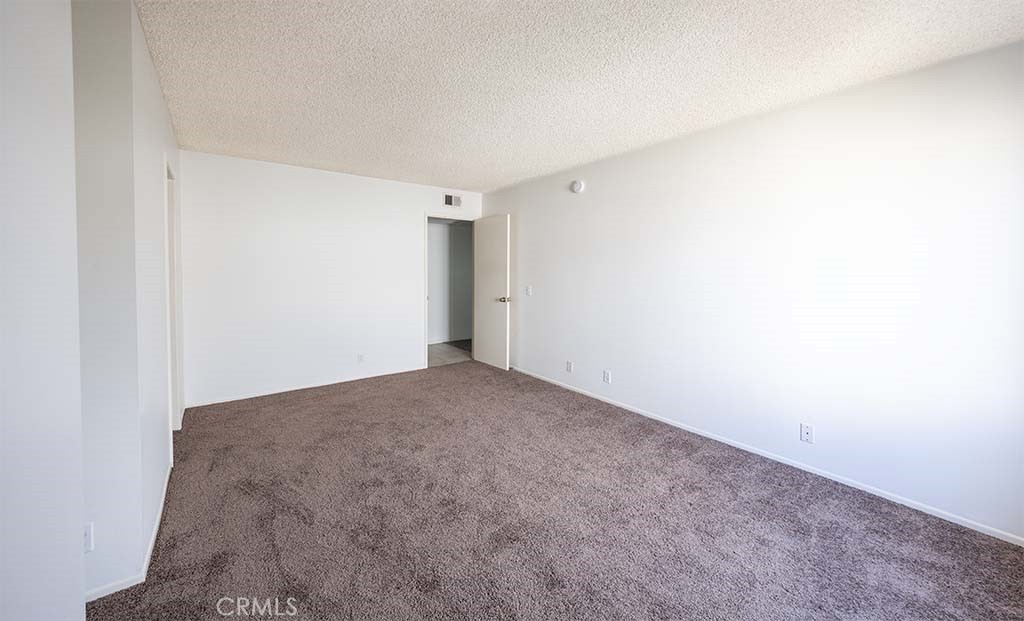 1854 W Skywood
