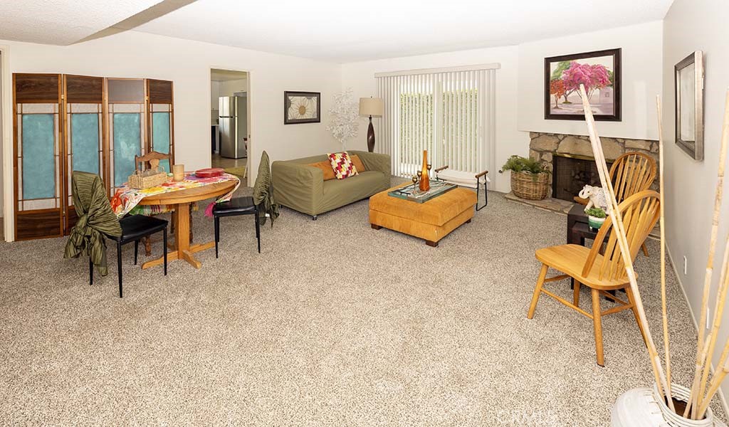 1854 W Skywood