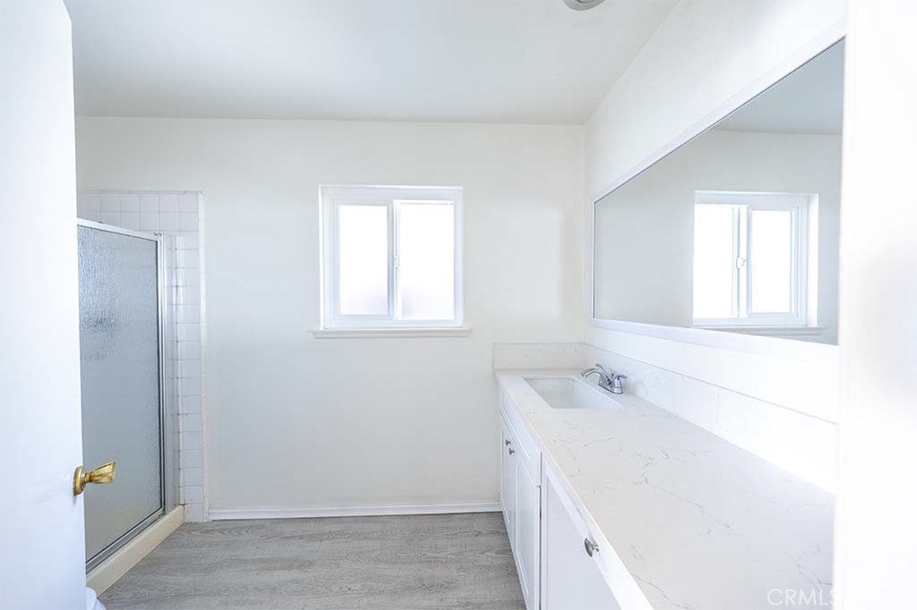 1854 W Skywood