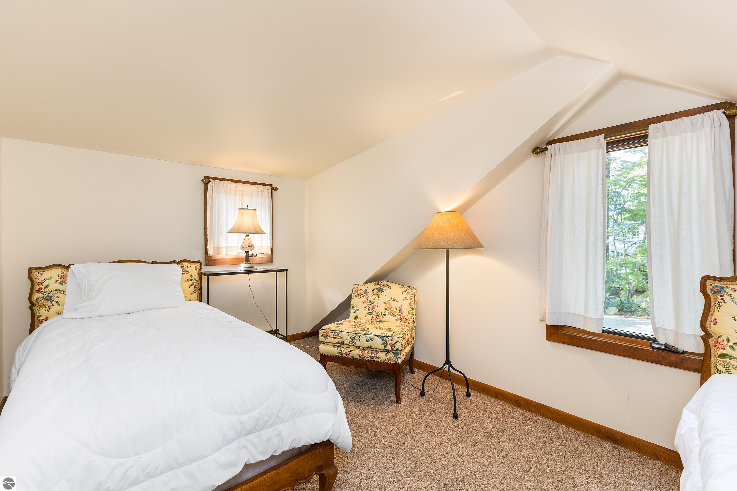 8417 N Gills Pier Road