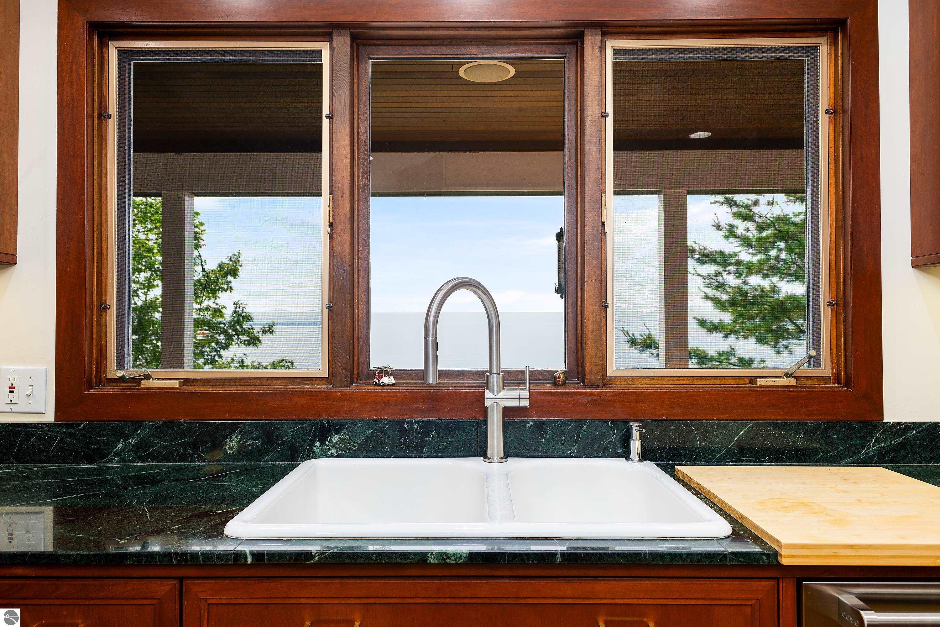 8417 N Gills Pier Road