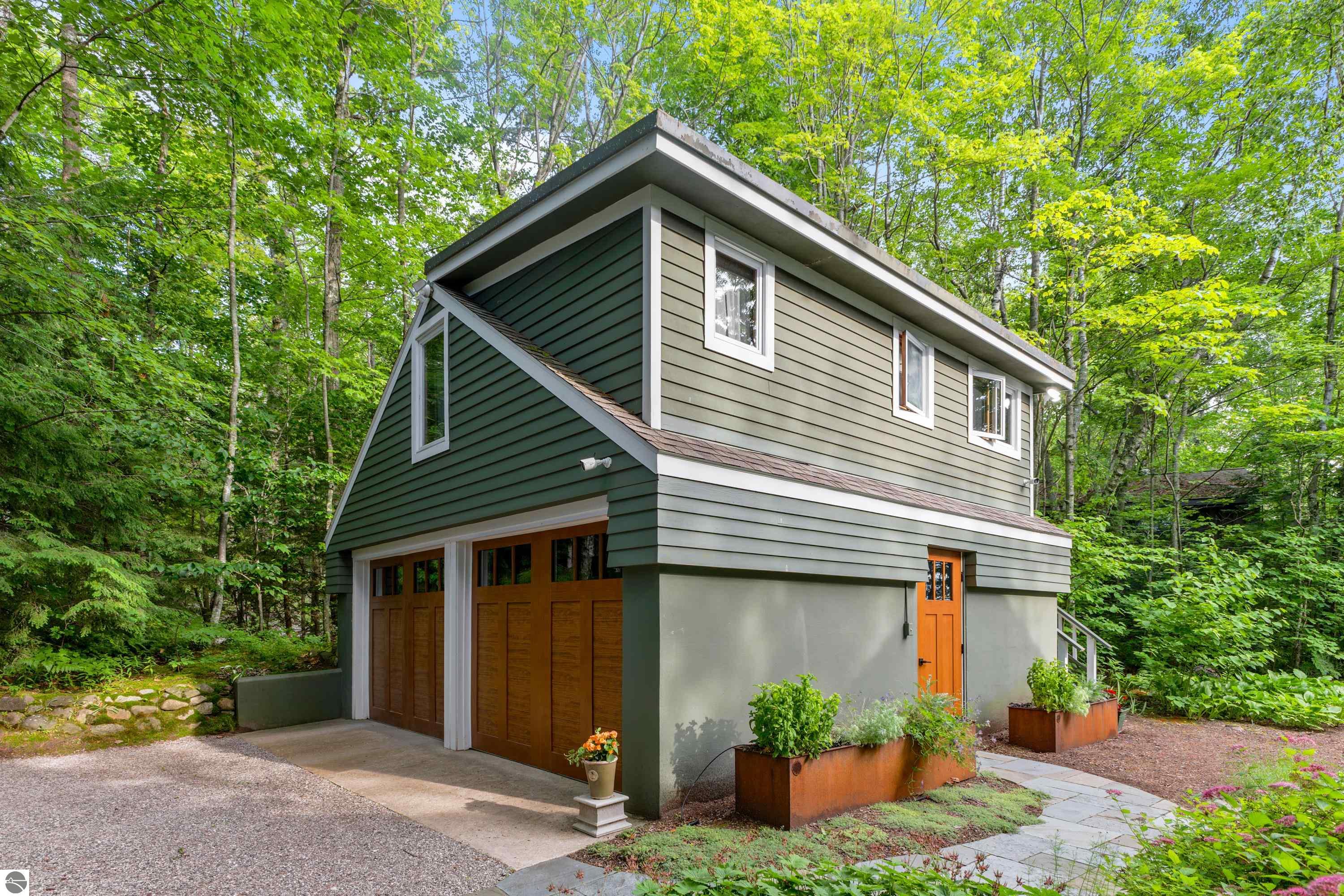 8417 N Gills Pier Road