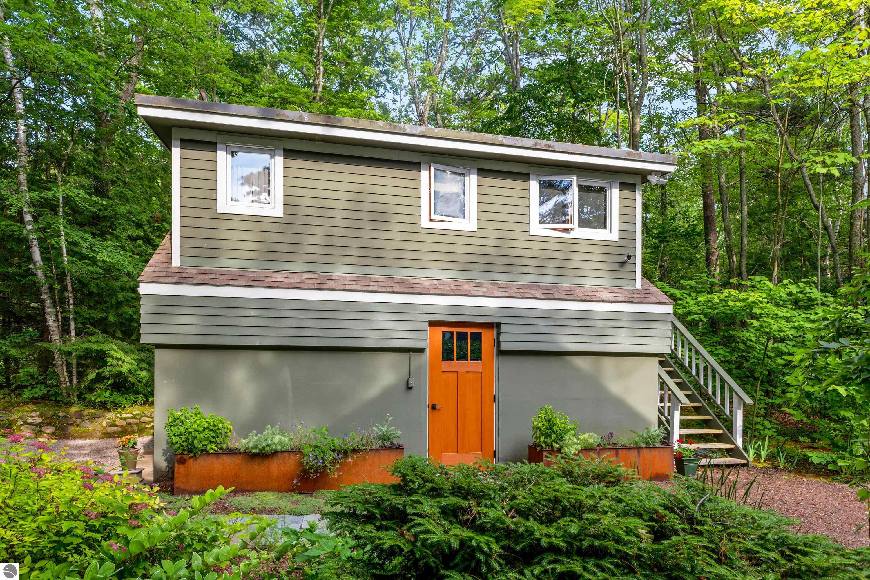 8417 N Gills Pier Road