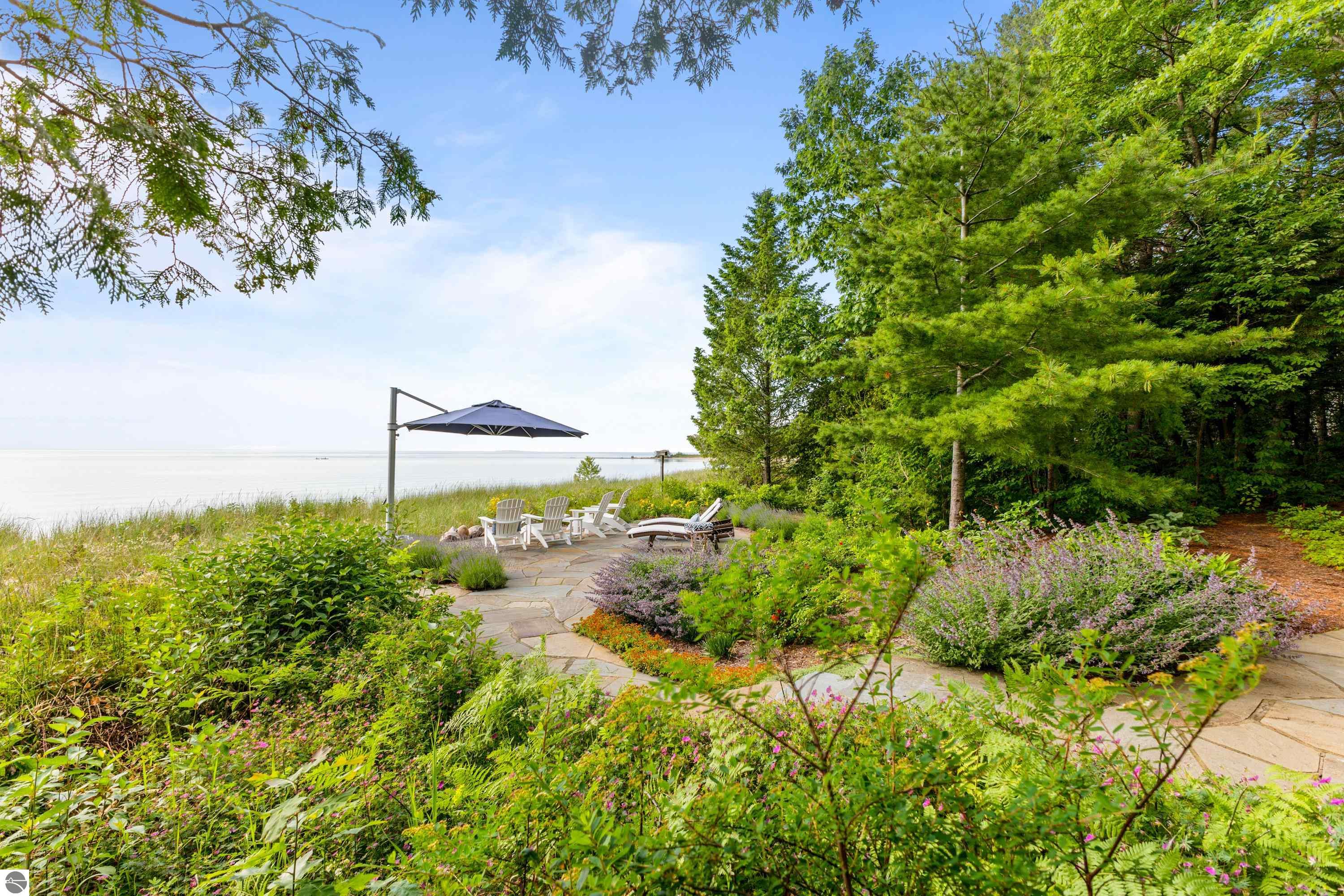 8417 N Gills Pier Road