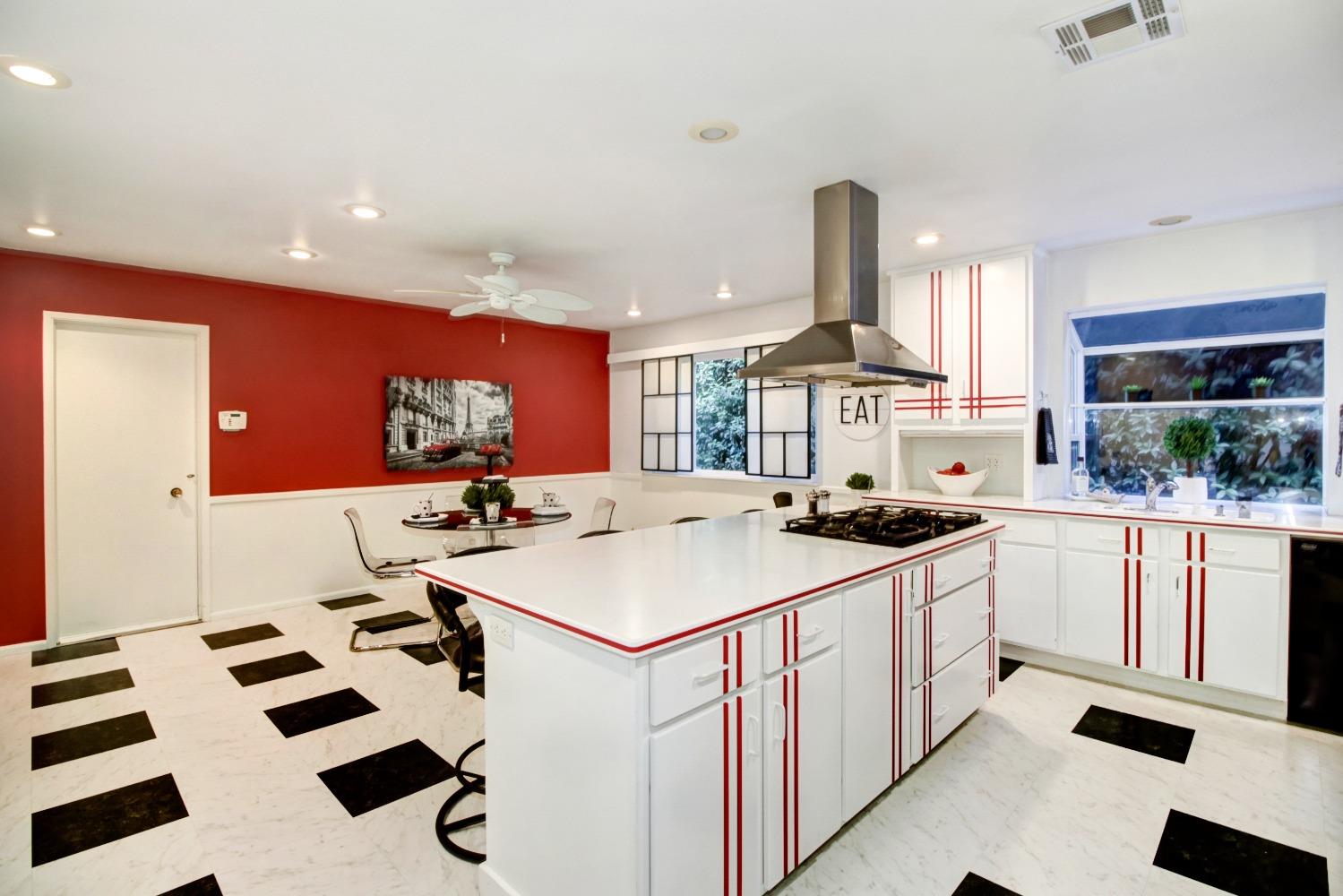 807 Treehouse Lane