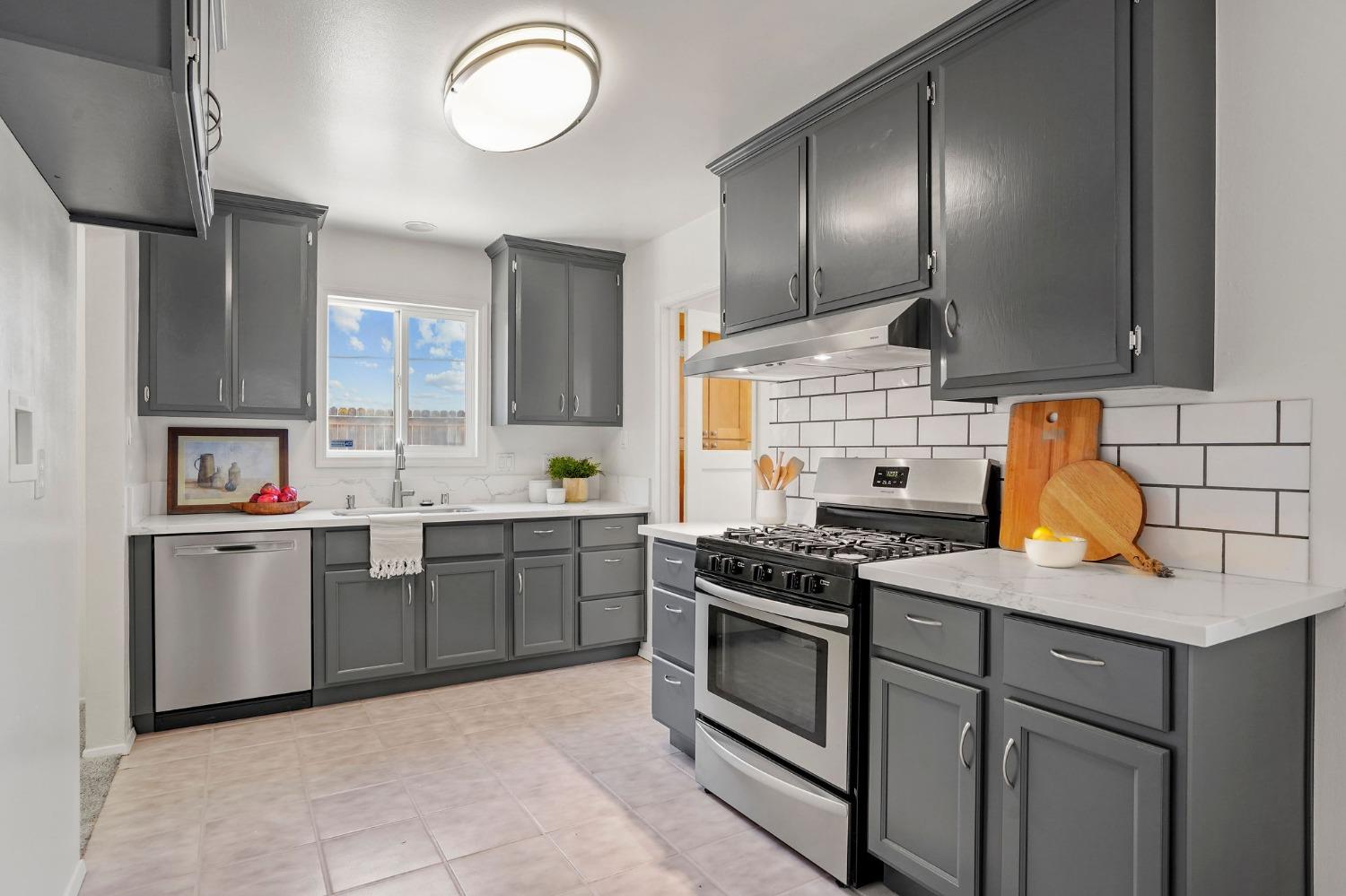 9132 Feather River Way