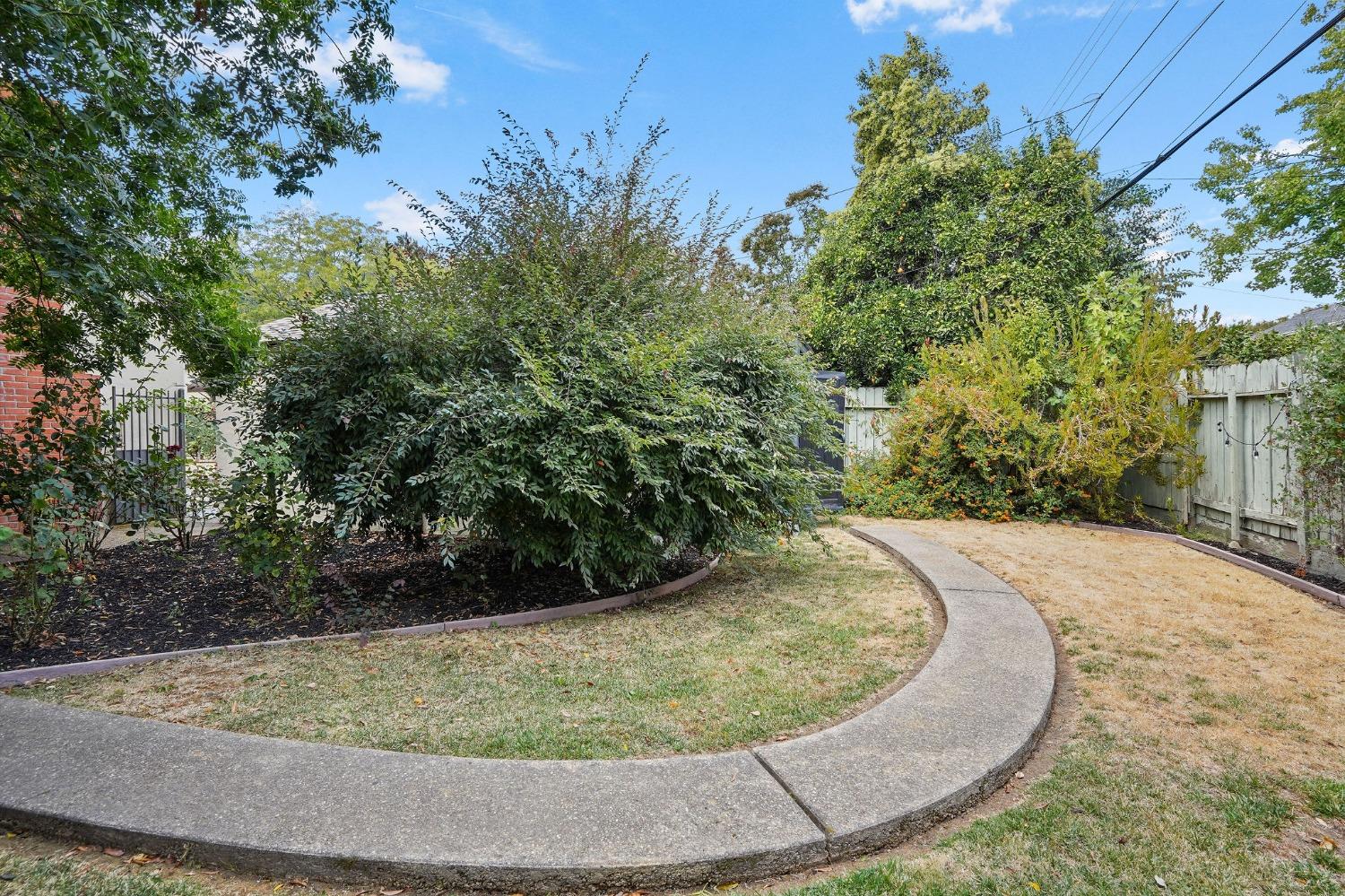 215 San Antonio Way