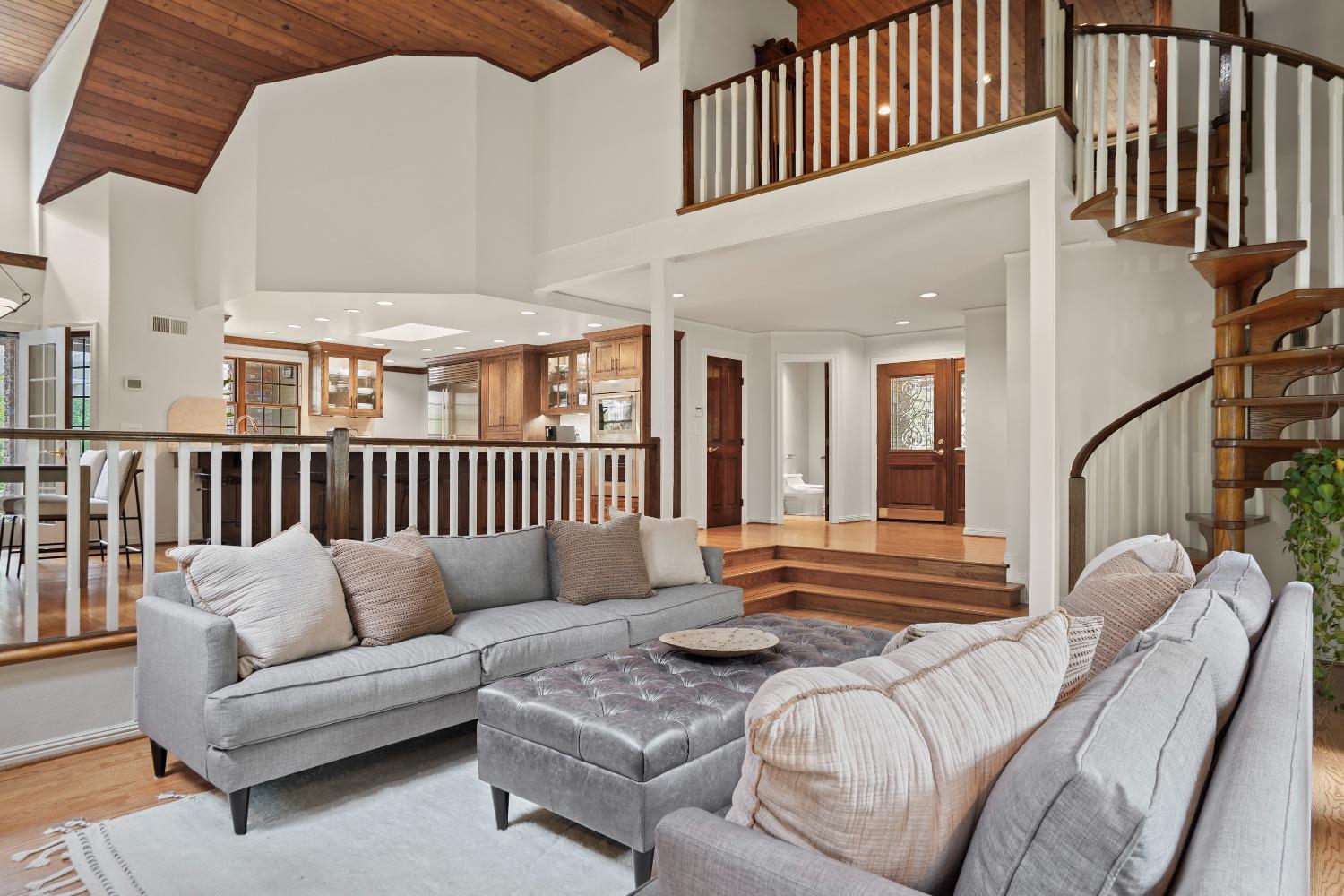 8655 Winding Way