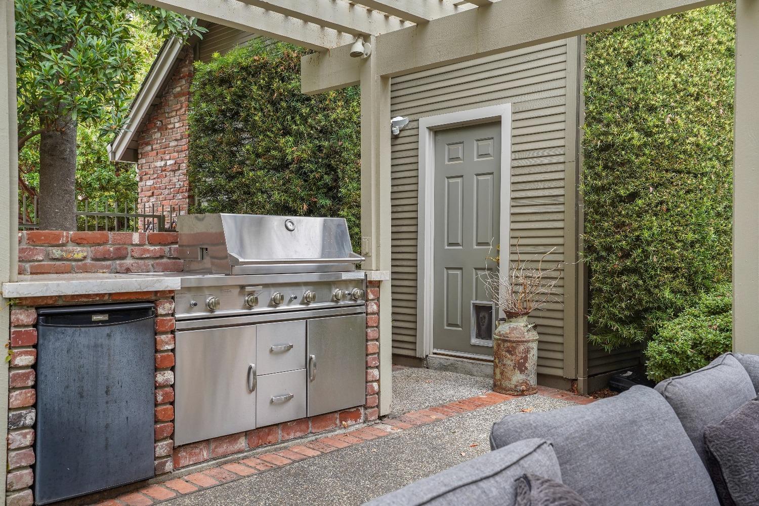8655 Winding Way