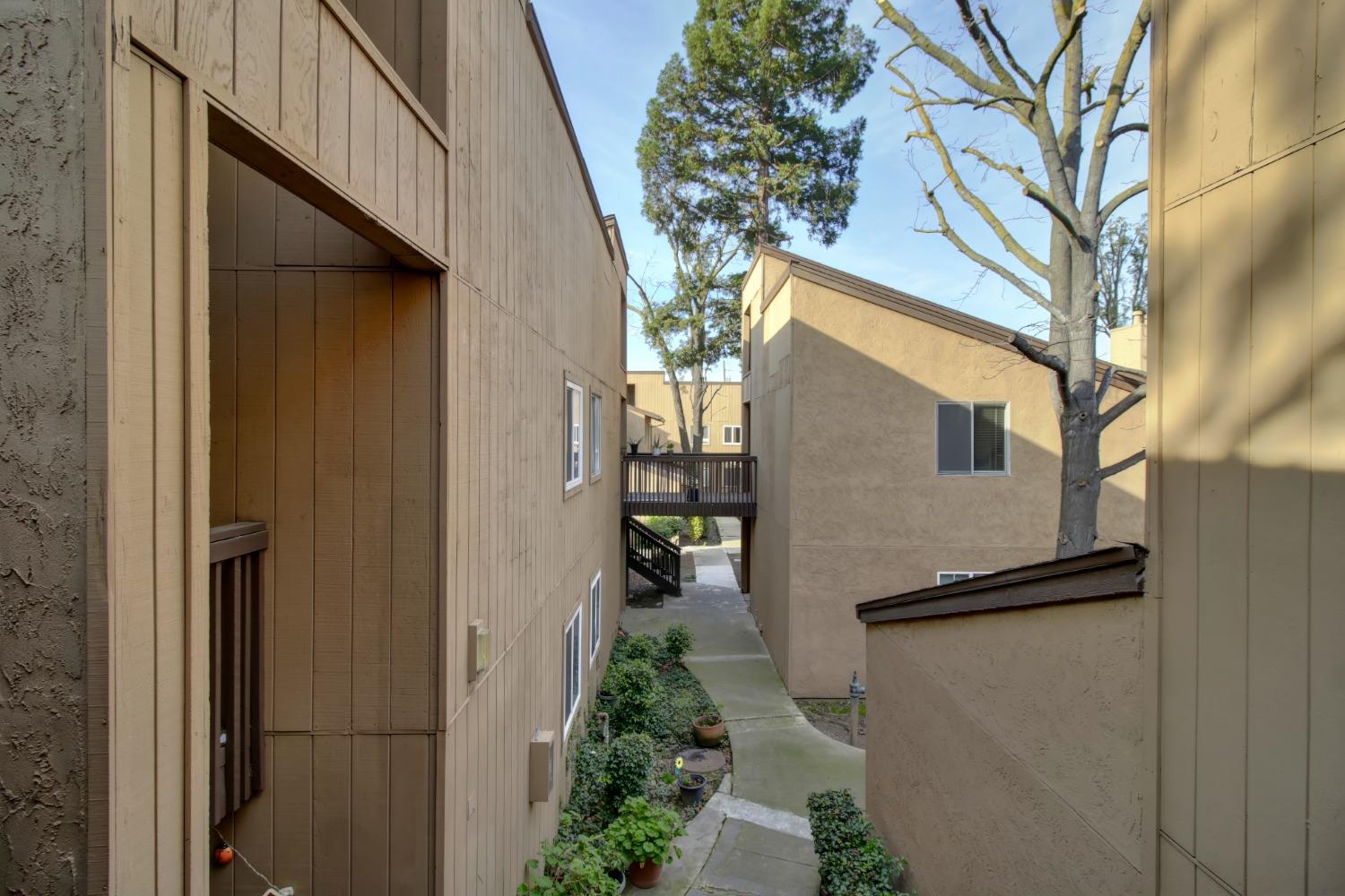 4332 Pacific Avenue 30