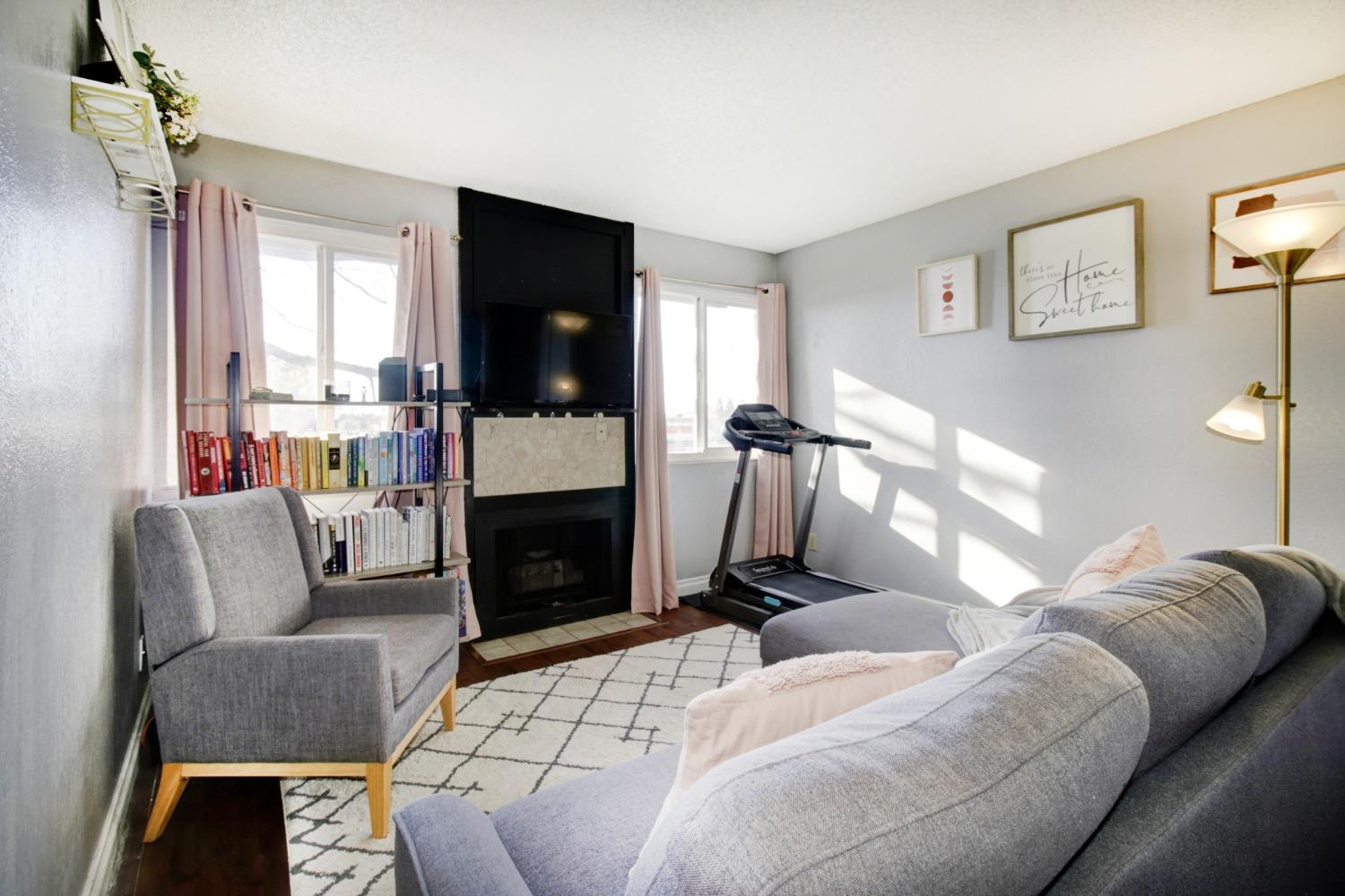 4332 Pacific Avenue 30