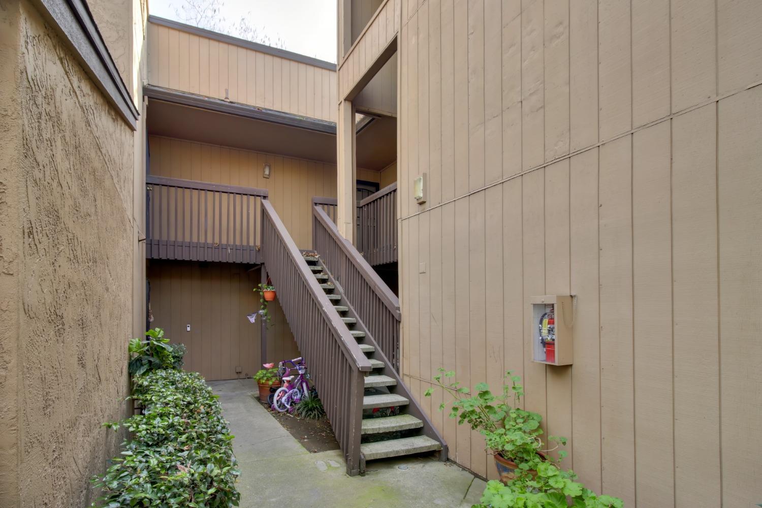 4332 Pacific Avenue 30