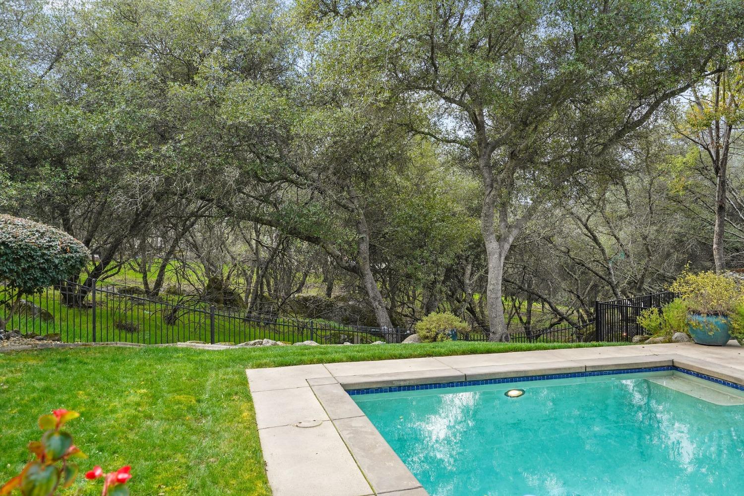 8860 Los Lagos Circle