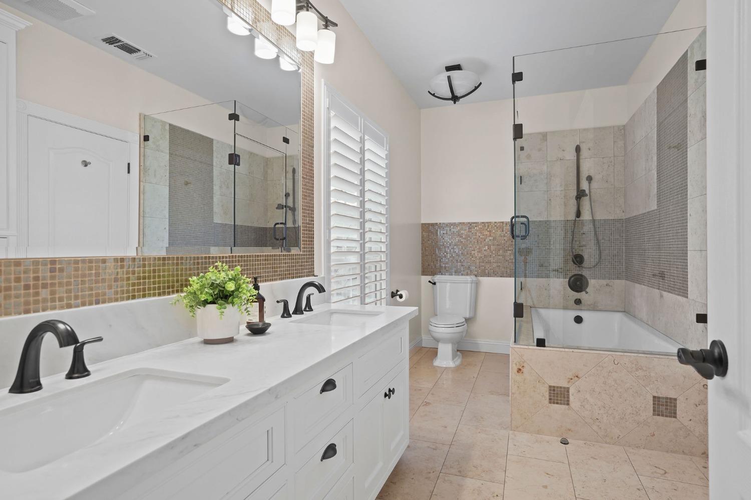 8860 Los Lagos Circle