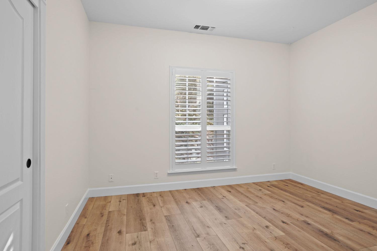 8860 Los Lagos Circle