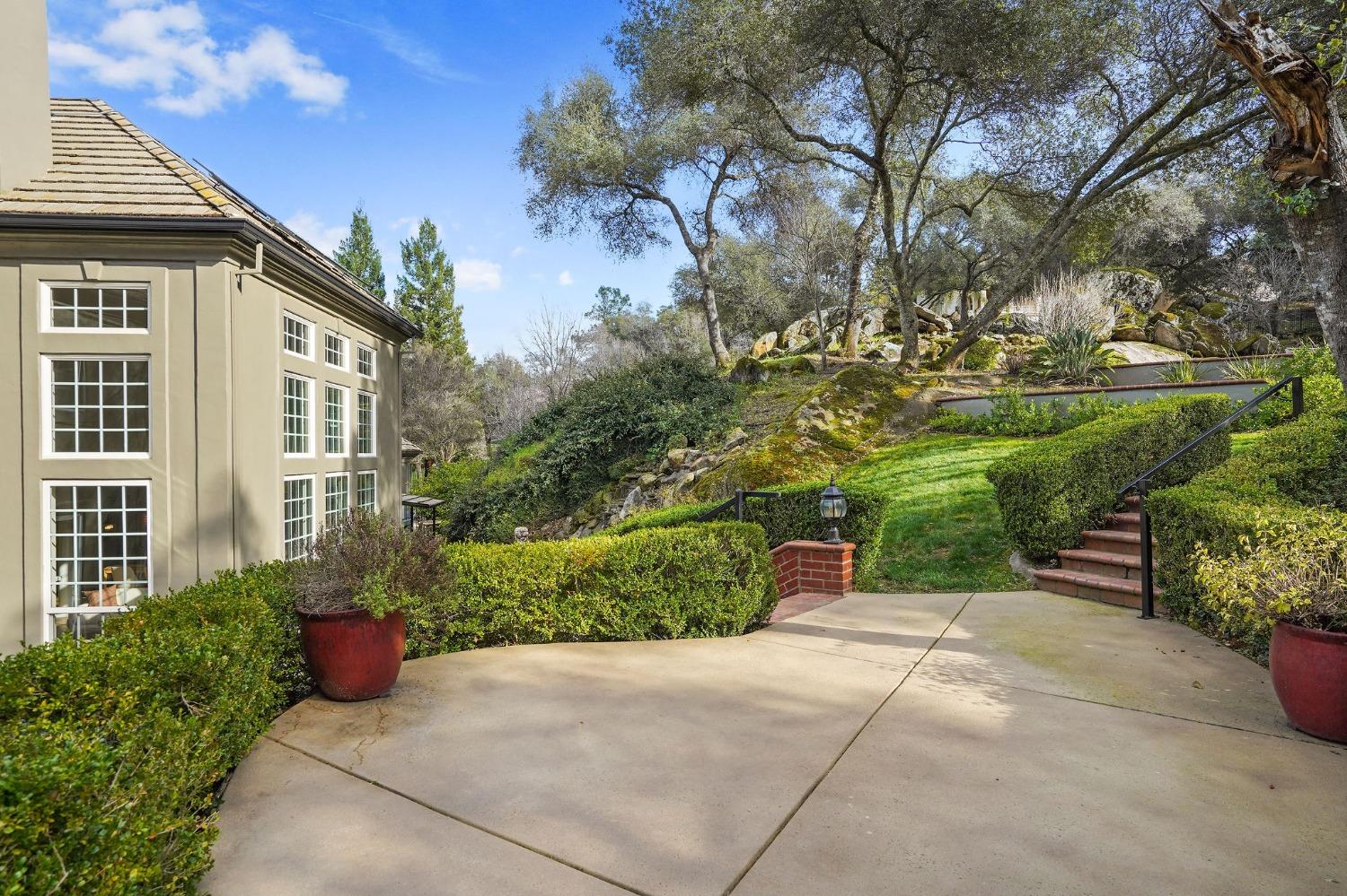 8860 Los Lagos Circle