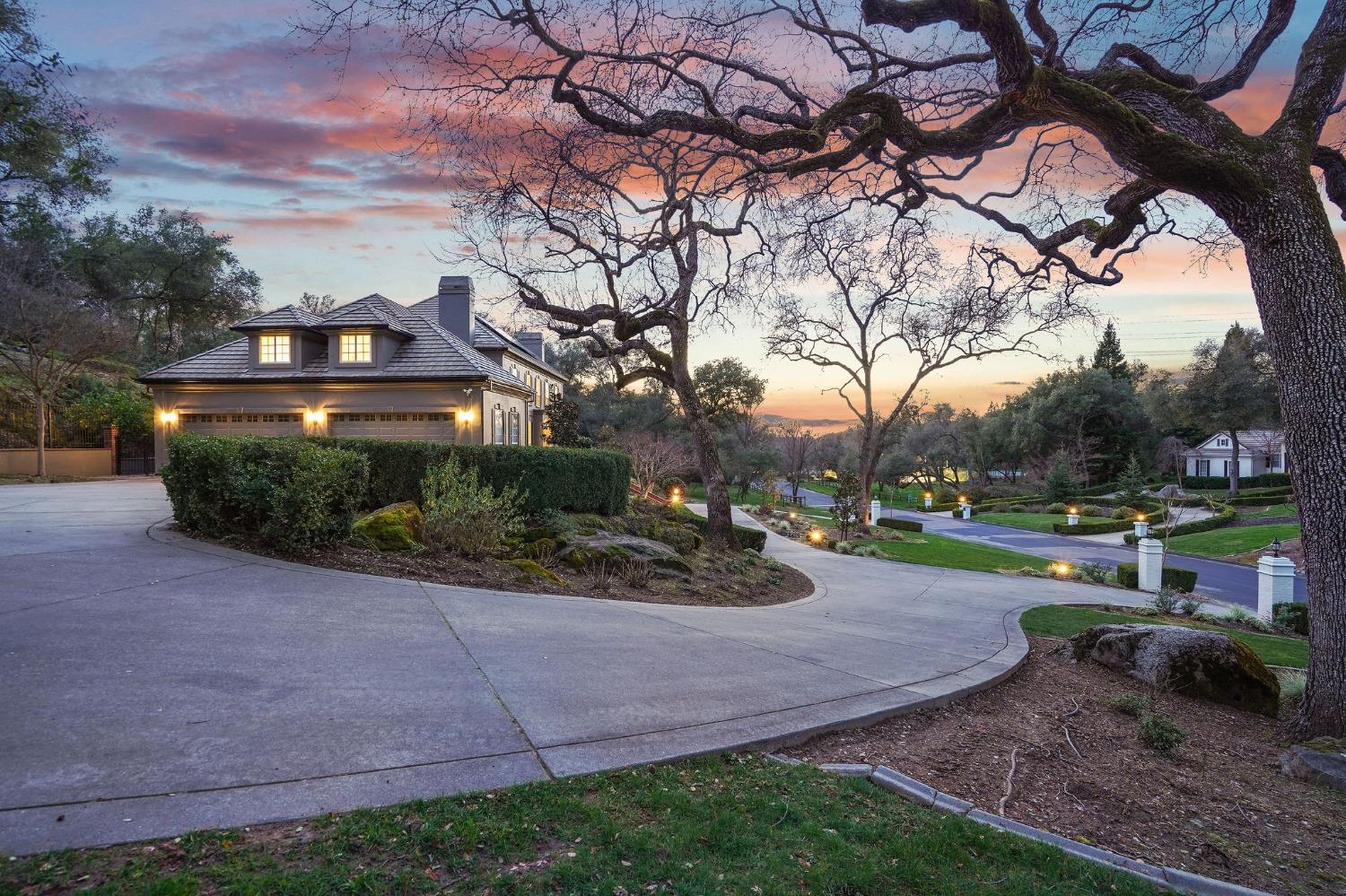 8860 Los Lagos Circle