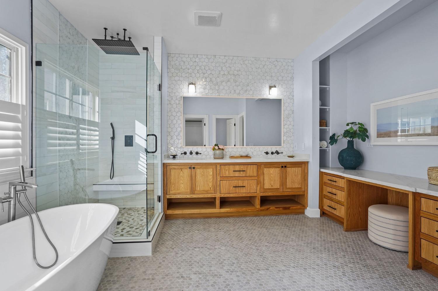 8860 Los Lagos Circle