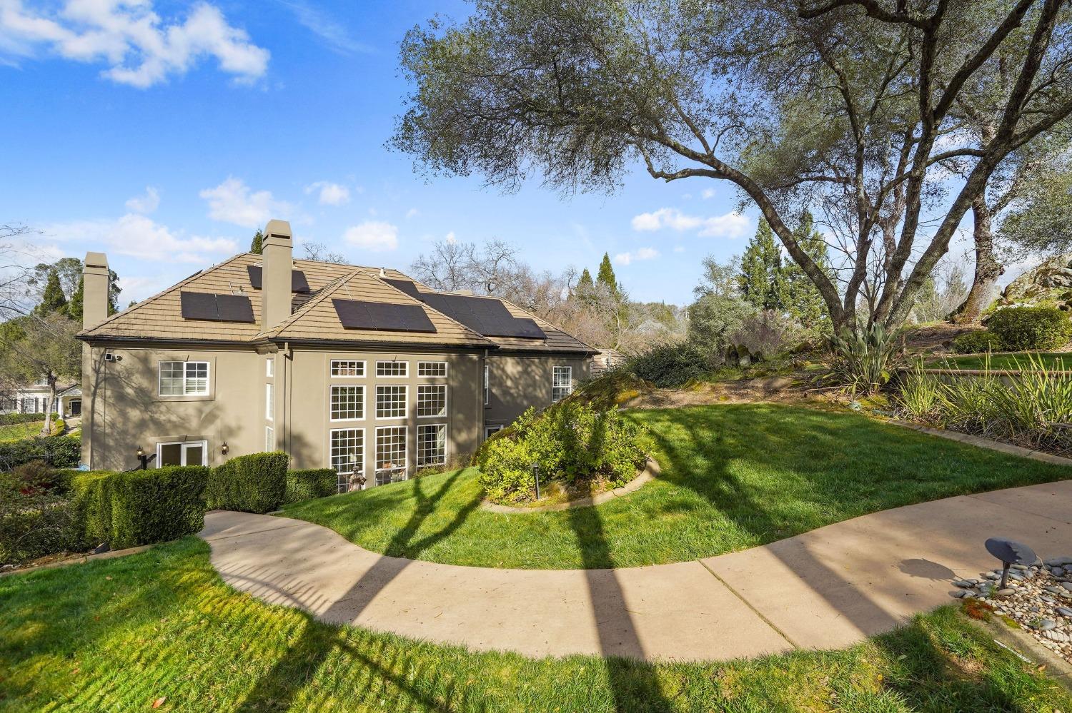 8860 Los Lagos Circle