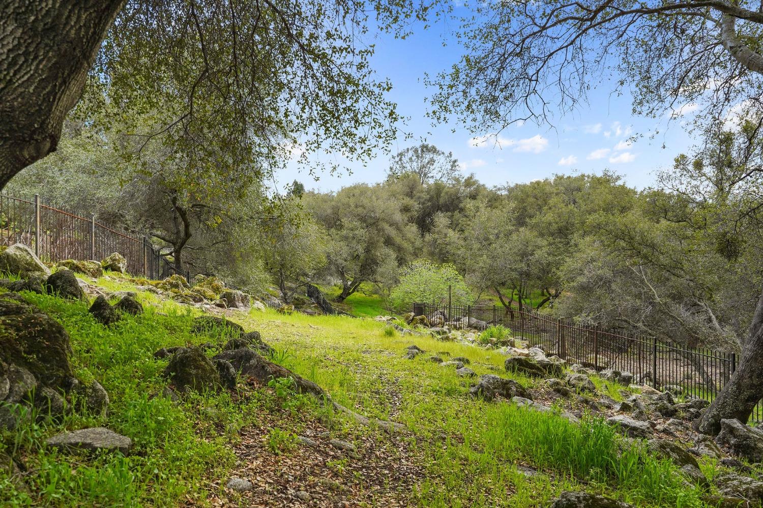 8860 Los Lagos Circle