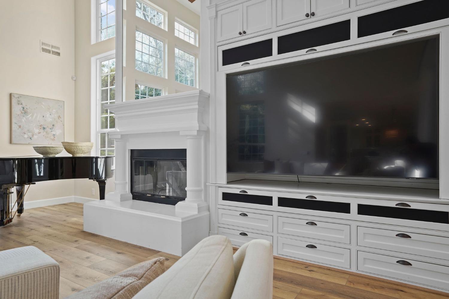 8860 Los Lagos Circle