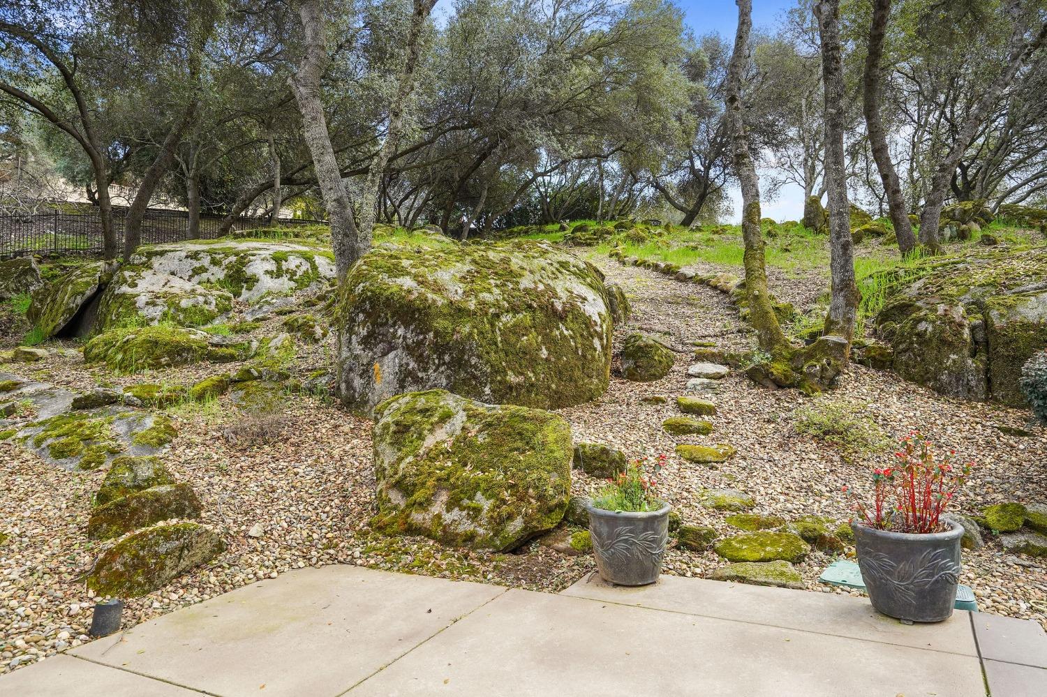 8860 Los Lagos Circle