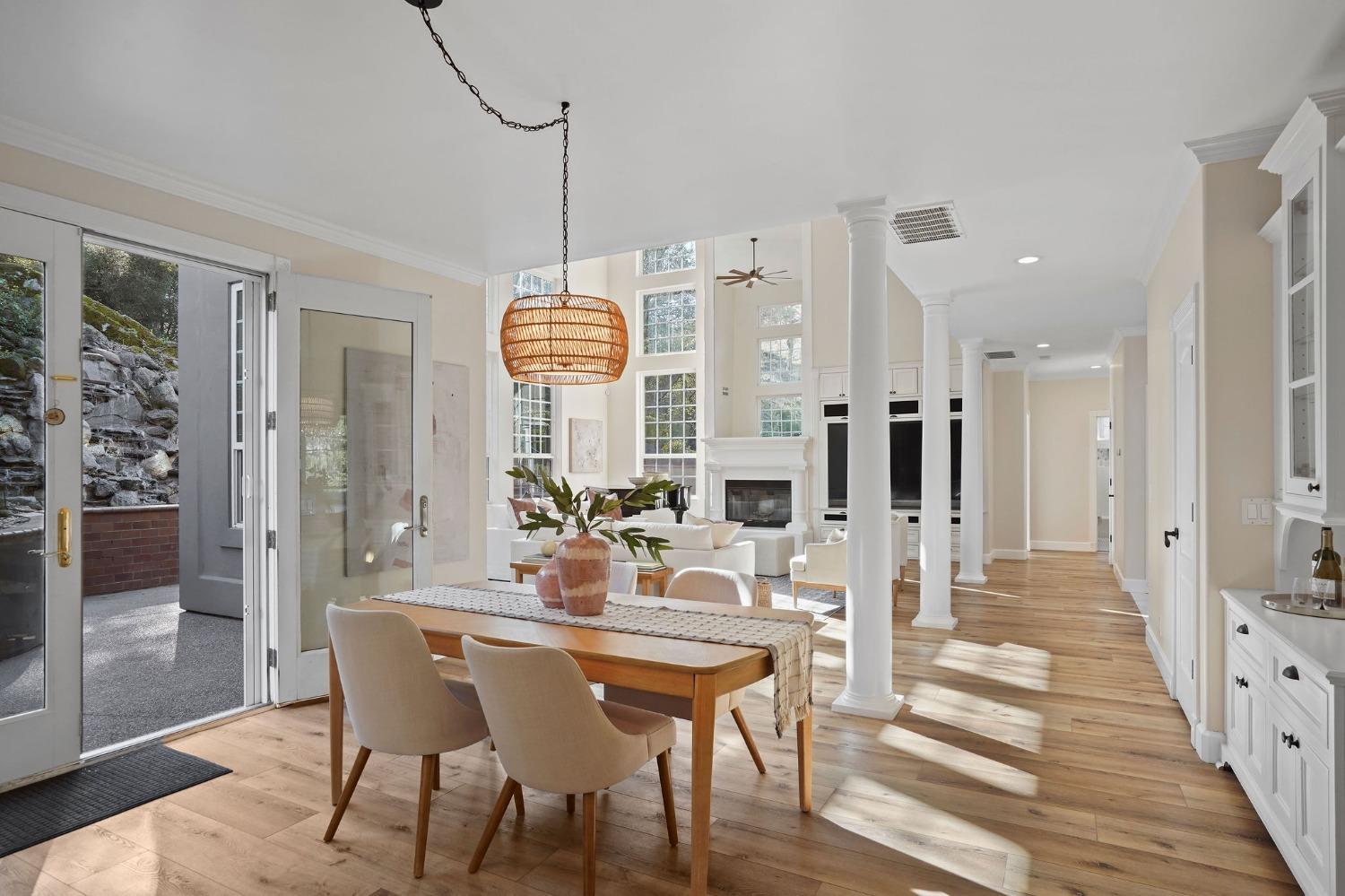 8860 Los Lagos Circle