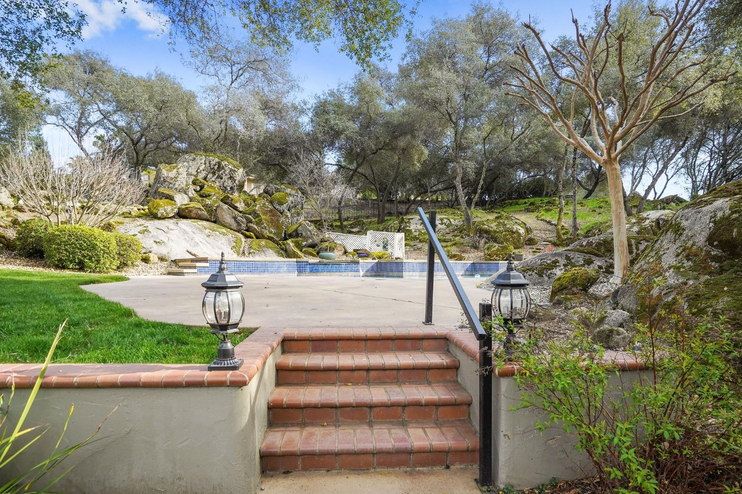 8860 Los Lagos Circle