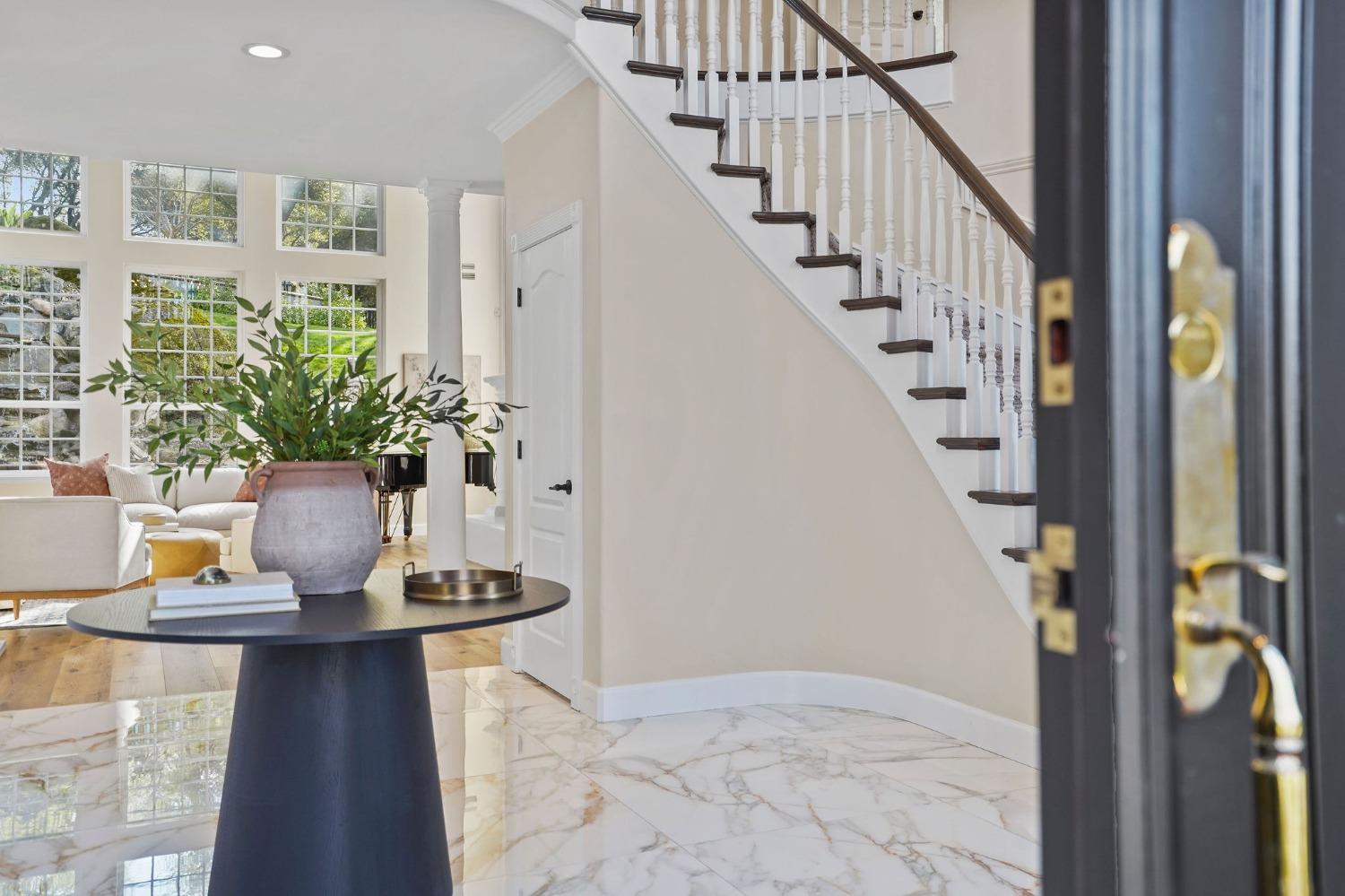 8860 Los Lagos Circle