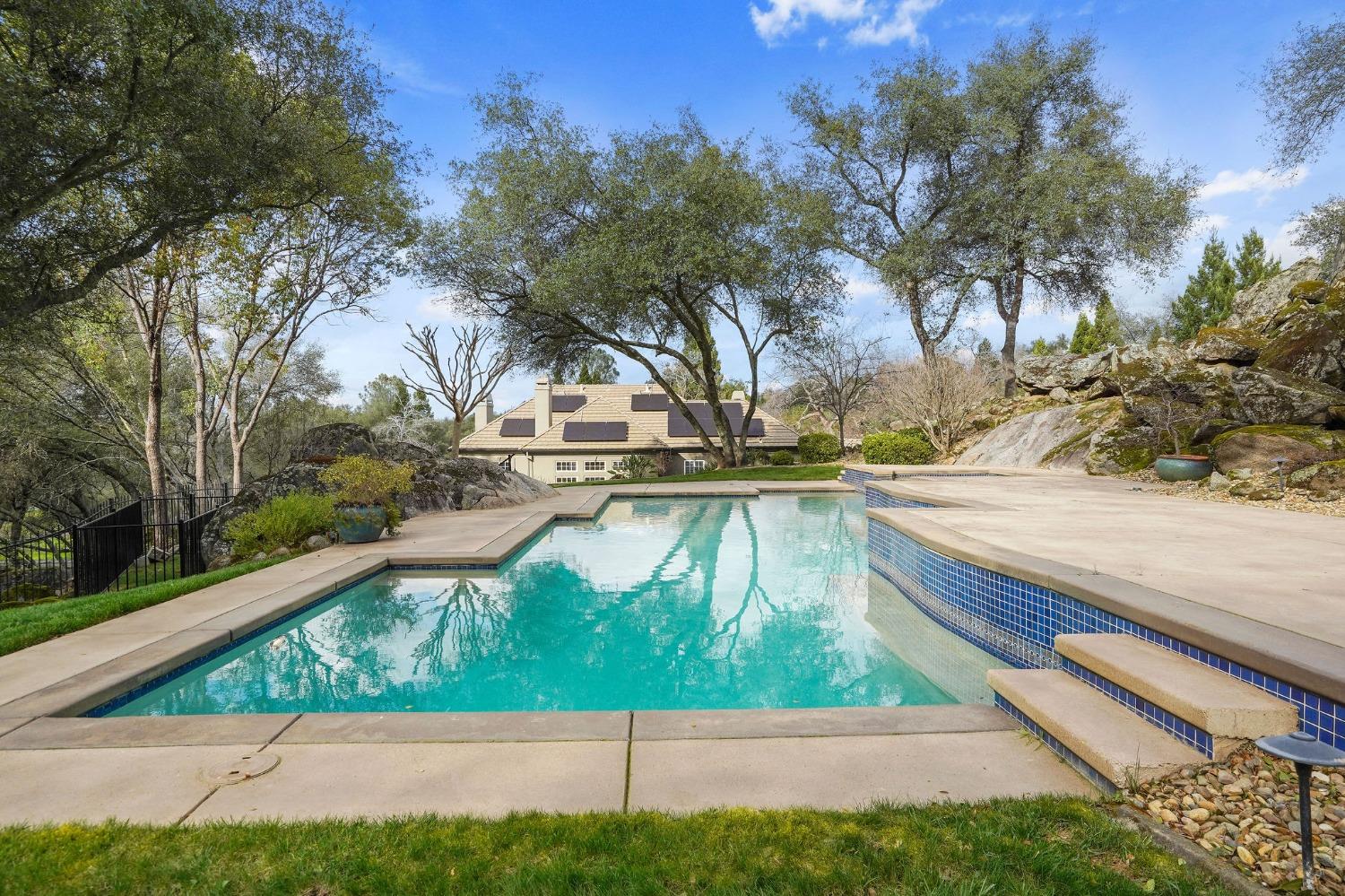 8860 Los Lagos Circle