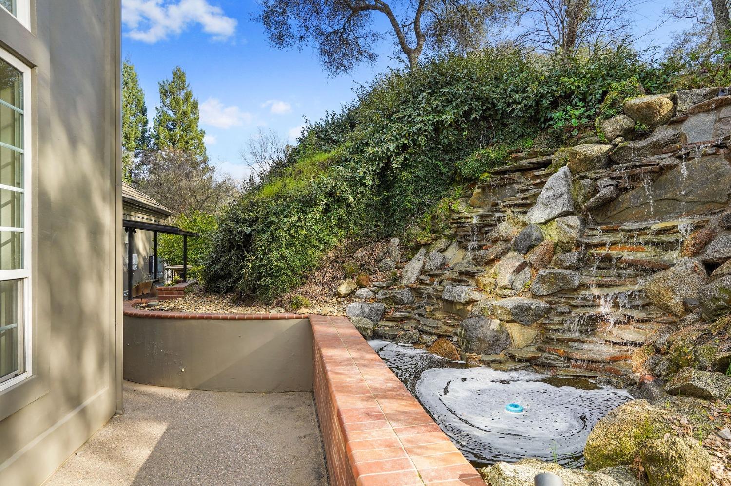 8860 Los Lagos Circle